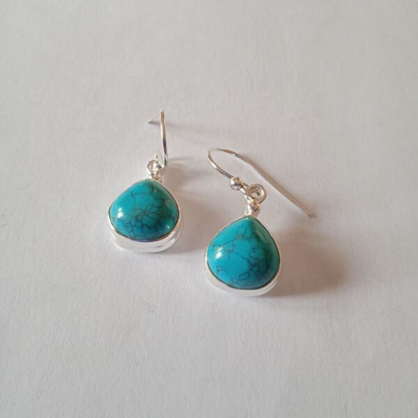 Pendientes con piedras. - Imagen 3