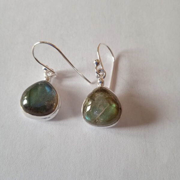 Pendientes con piedras. - Imagen 5